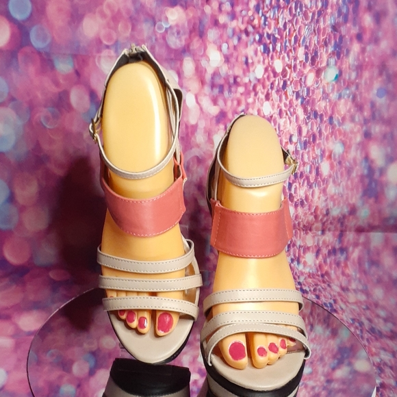 QUPID FINDER - Nude Coral Strap Black Trim Wedges - Picture 3 of 11